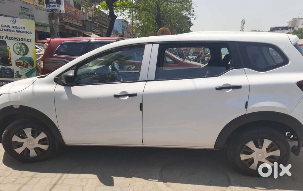 Renault Triber Rxl, 2022, Petrol