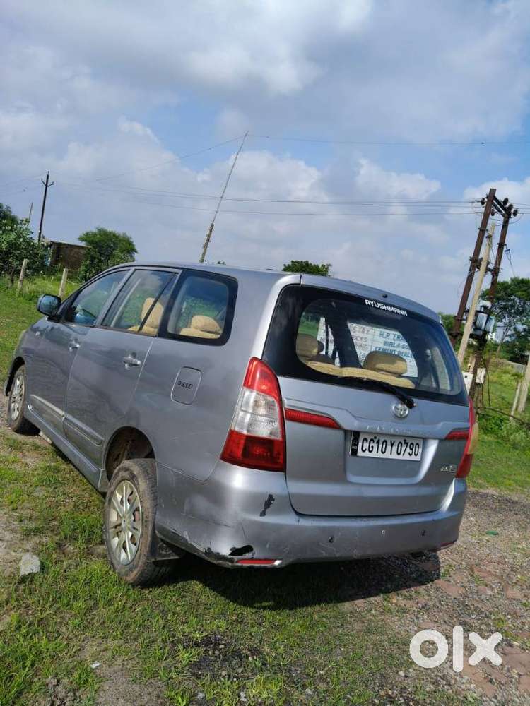 Toyota Innova 2.5 E 8 Str, 2015, Diesel