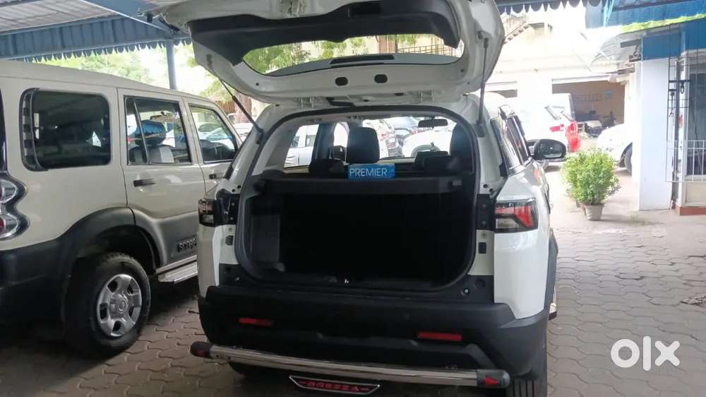 Maruti Suzuki Brezza 1.5 Lxi 2025