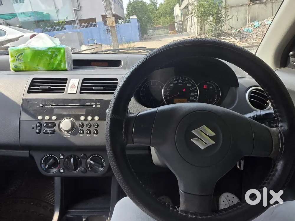 Maruti Suzuki Swift Dzire 2011
