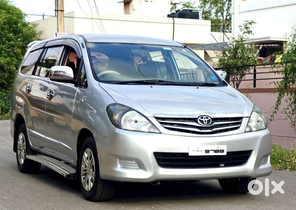 Toyota Innova 2.5 G (diesel) 8 Seater, 2011, Diesel