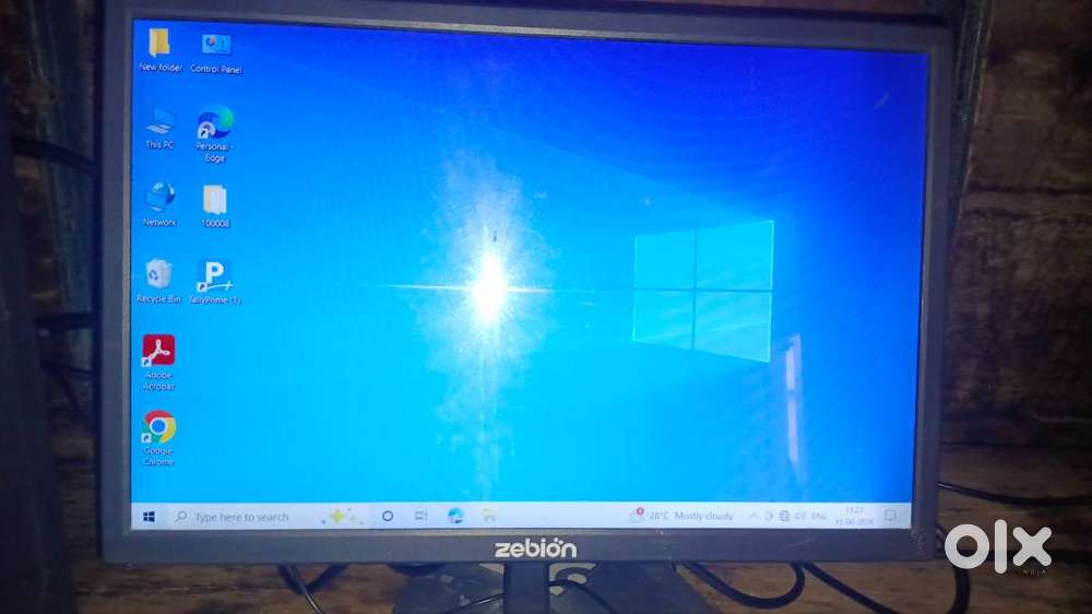 Desktop with moniter all setup