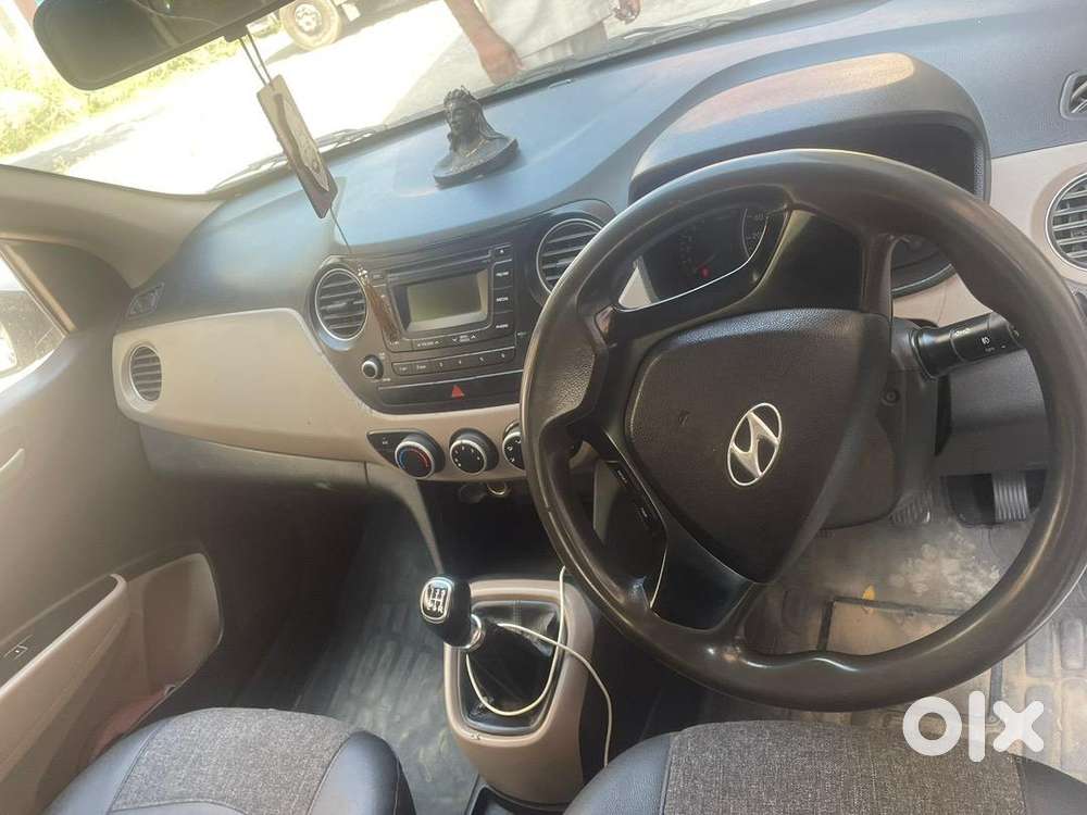 Hyundai Grand I10 2015 22 Dec Petrol Well Maintained