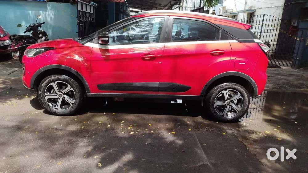 Tata Nexon 1.2 Revotron Xza Plus (o) Amt, 2023, Petrol