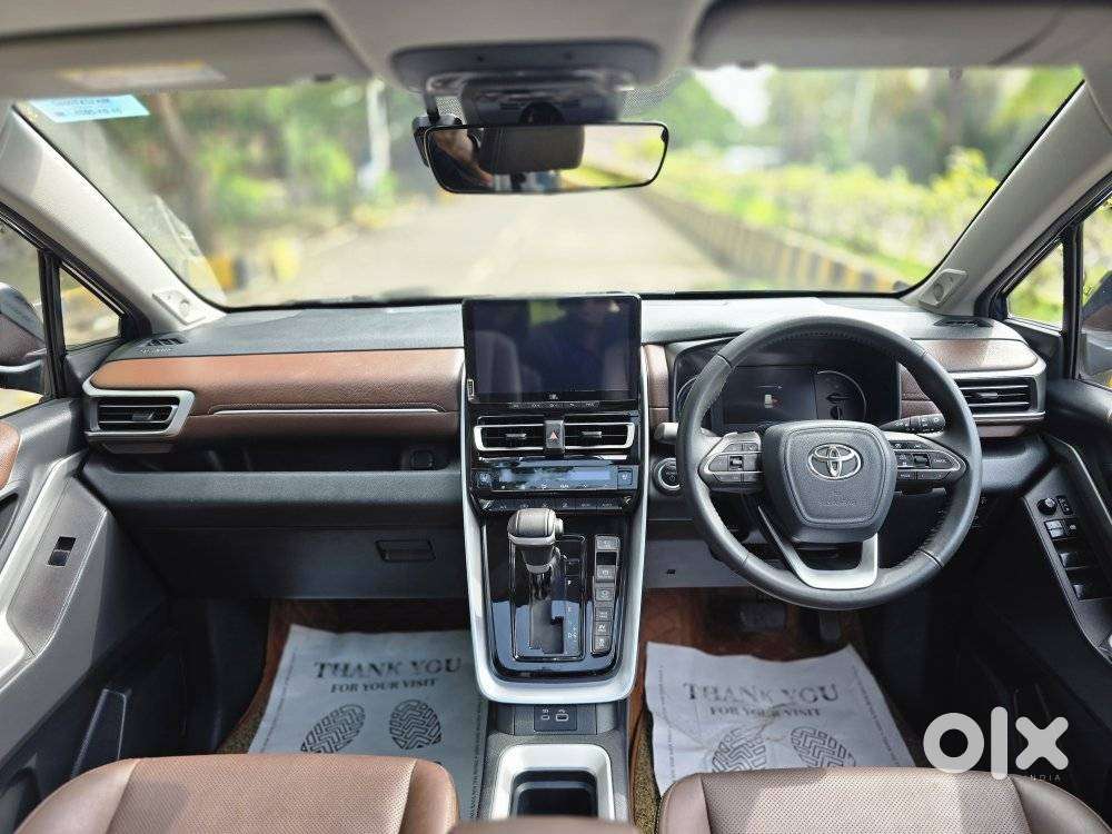 Toyota Innova Hycross 2.0 Zx (o) Hybrid 7 Str, 2025, Petrol