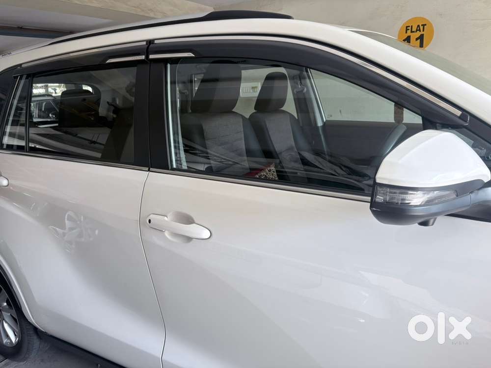 Toyota Innova Hycross 2025 Petrol