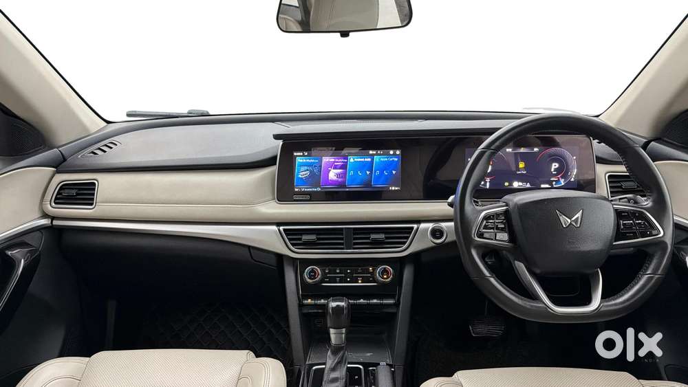 Mahindra Xuv700 2.0 Ax 7 Petrol At Str, 2022, Petrol
