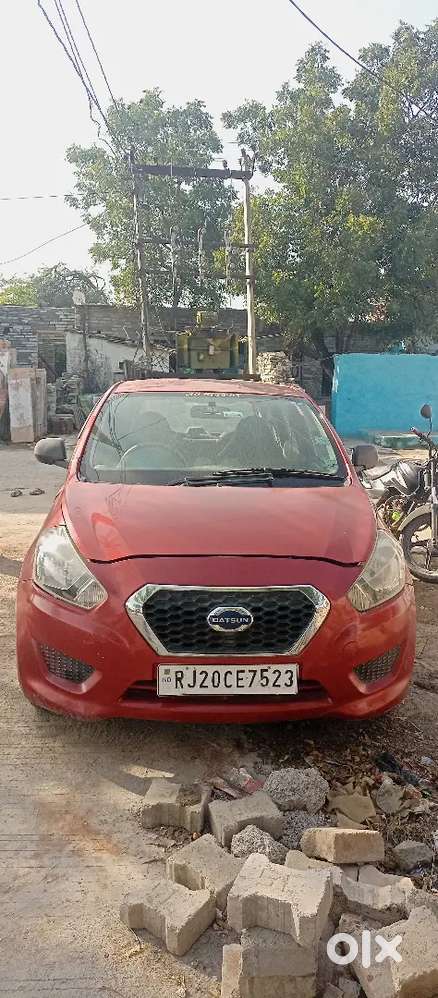 Datsun Go 2017 पेट्रोल व Lpg दोनों है 70000 Km