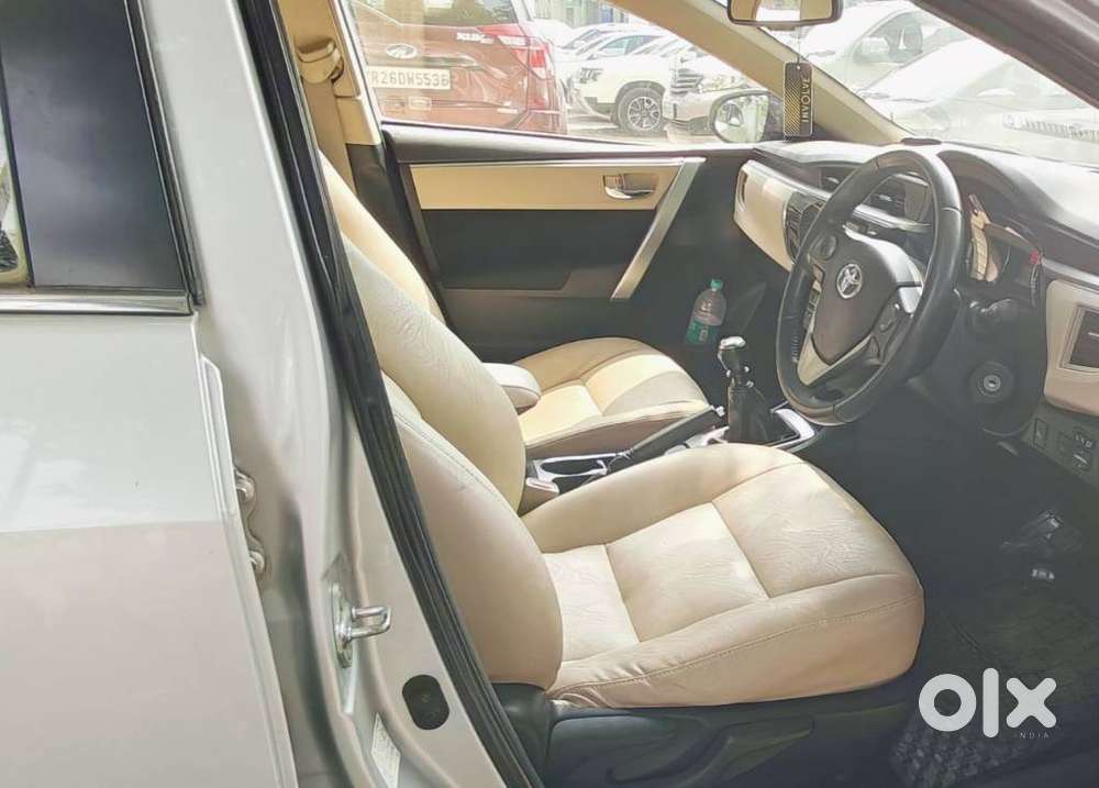 Toyota Corolla Altis Petrol Le, 2015, Petrol