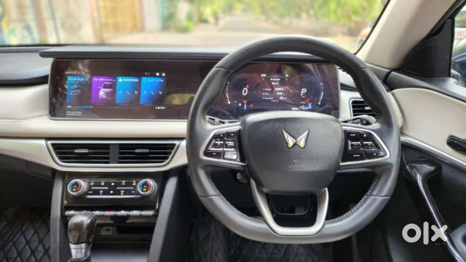 Mahindra Xuv700 2.0 Ax 7 Petrol At Str, 2021, Petrol
