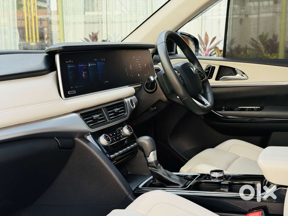 Mahindra Xuv700 2.2 Ax 7 Diesel At Luxury Pack Str, 2024, Diesel