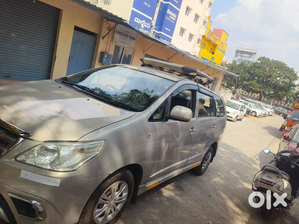 Toyota Innova 2.5 G (diesel) 8 Seater Bs Iv, 2016, Diesel