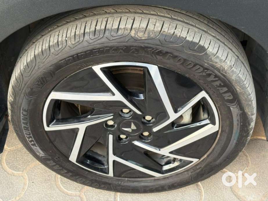 Mahindra Xuv 3xo Ax7l Petrol Mt, 2024, Petrol