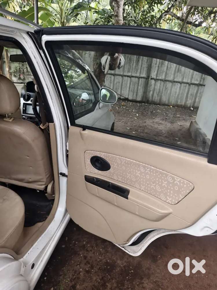 Chevrolet Spark 2012 Petrol 70000 Km Driven