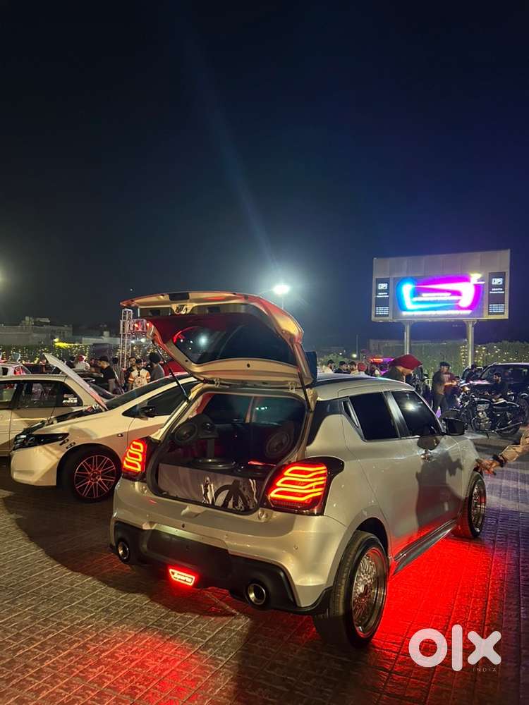 Swift Vxi Petrol 2023 Silver