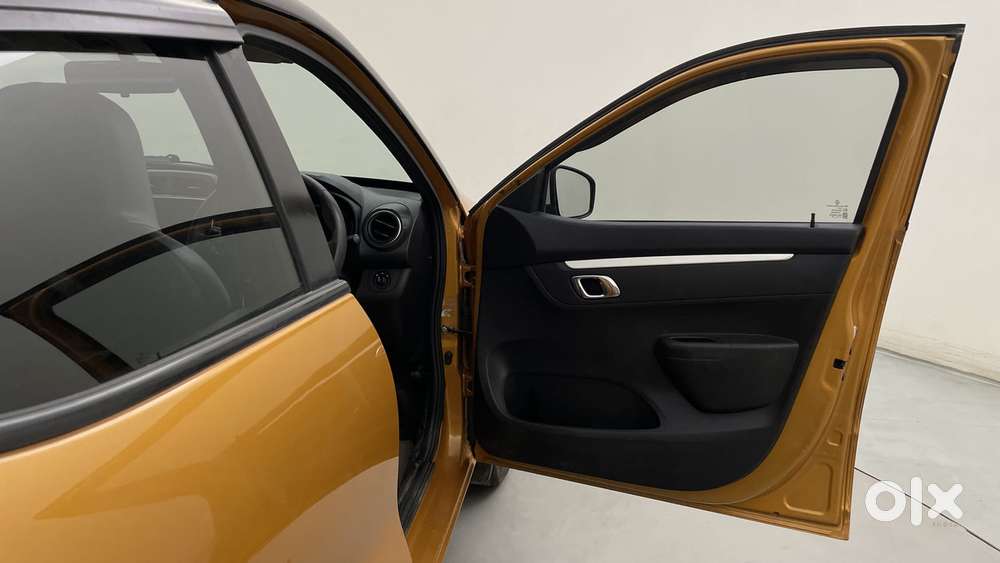 Renault Kwid 1.0 Climber (o) Dual Tone, 2023, Petrol
