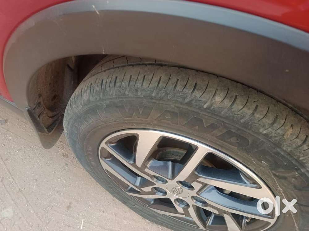Mahindra Xuv300 W8 2022 Petrol Well Maintained