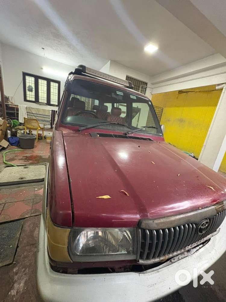 Toyota Qualis 2004 Diesel Well Maintained