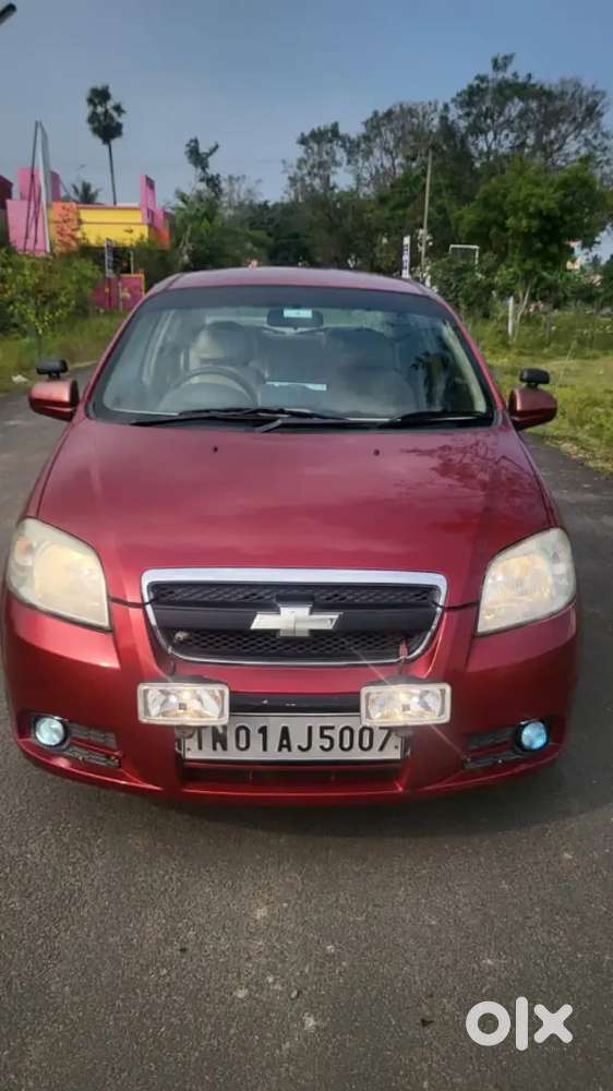 Chevrolet Aveo Sedan (red)
