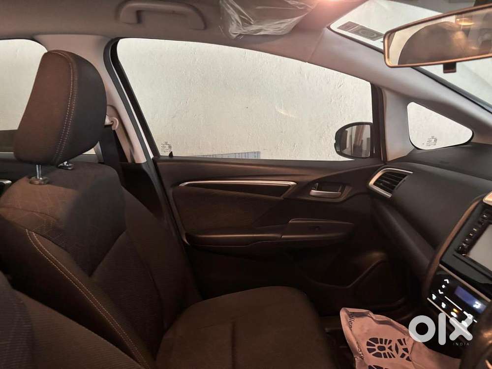 Honda Jazz 2017 Petrol 27700 Km Driven