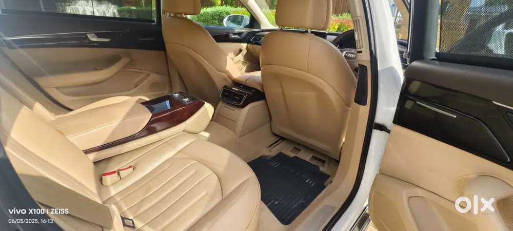 Audi A8 L 2012