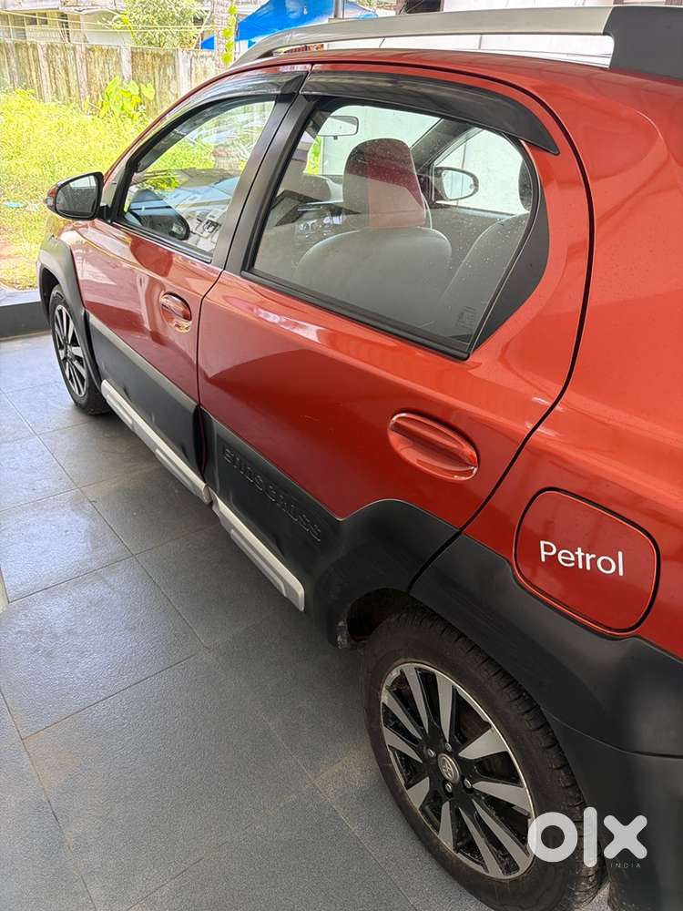 Toyota Etios Cross 2016
