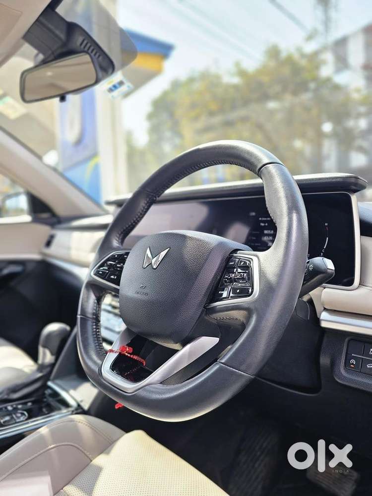 Mahindra Xuv700 Ax7l