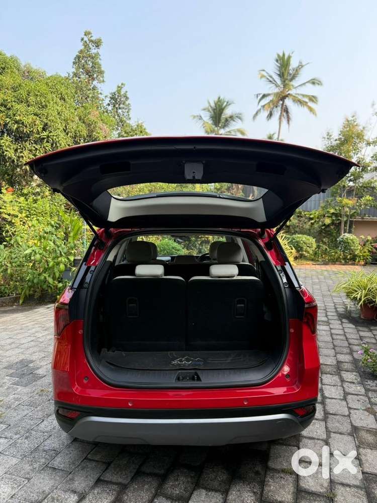 Mahindra Xuv700 2022 Diesel Well Maintained