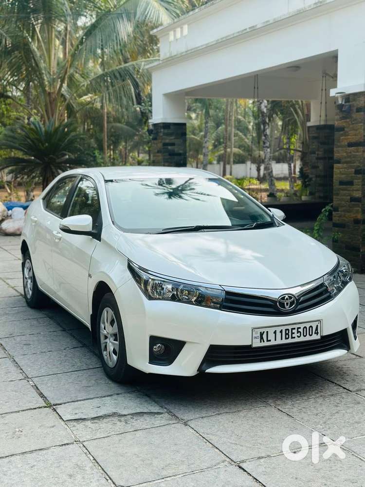 Toyota Corolla Altis 1.8 J, 2016, Petrol