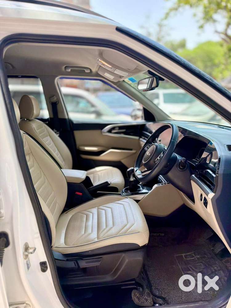 Kia Carens 1.4 Luxury 7 Str, 2022, Petrol