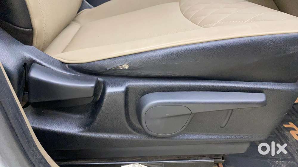 Mahindra Tuv 300 T10, 2019, Diesel
