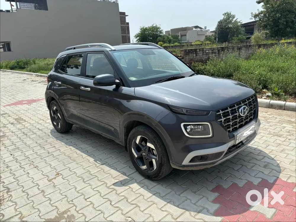 Hyundai Venue 2021 Top Model Diesel Well Maintained