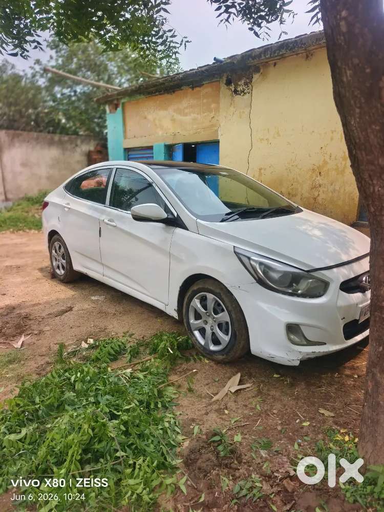 Hyundai Verna 2012