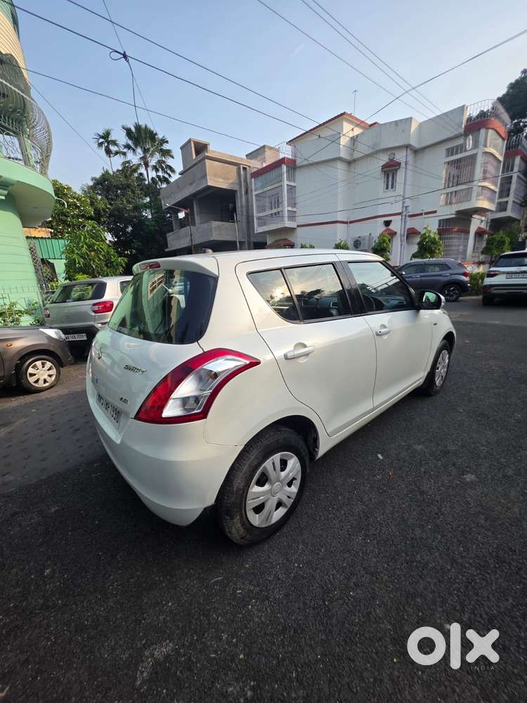 Maruti Suzuki Swift Vxi + Manual, 2015, Petrol
