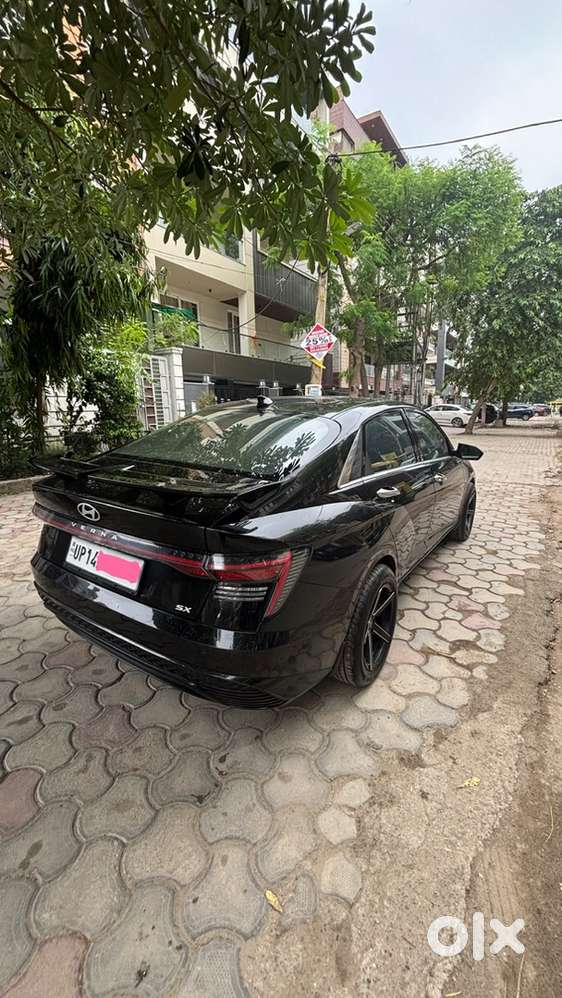 Hyundai New Verna Dec 2023 Black Petrol