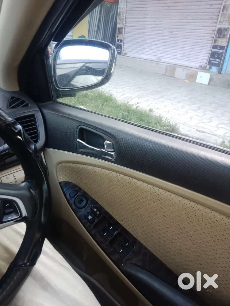 Hyundai Verna Diesel Fluidic Sx 2011