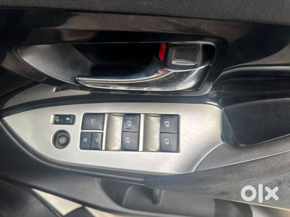 Toyota Innova Crysta 2.8z Automatic, 2016, Diesel