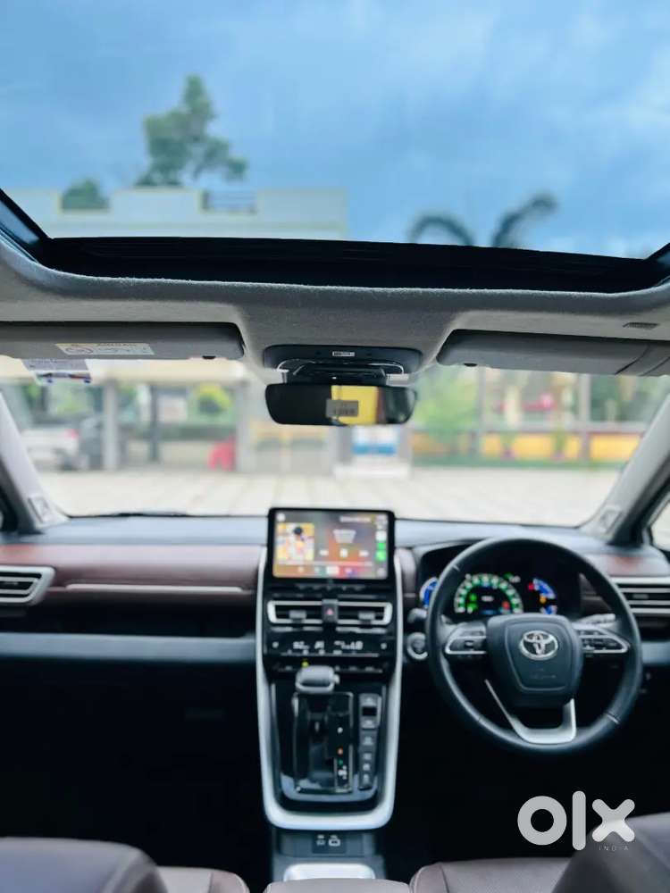 Toyota Innova Hycross 2025 Last