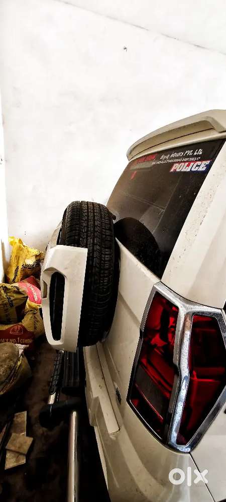 White Mahindra Bolero Neo N8 2022 For Sale