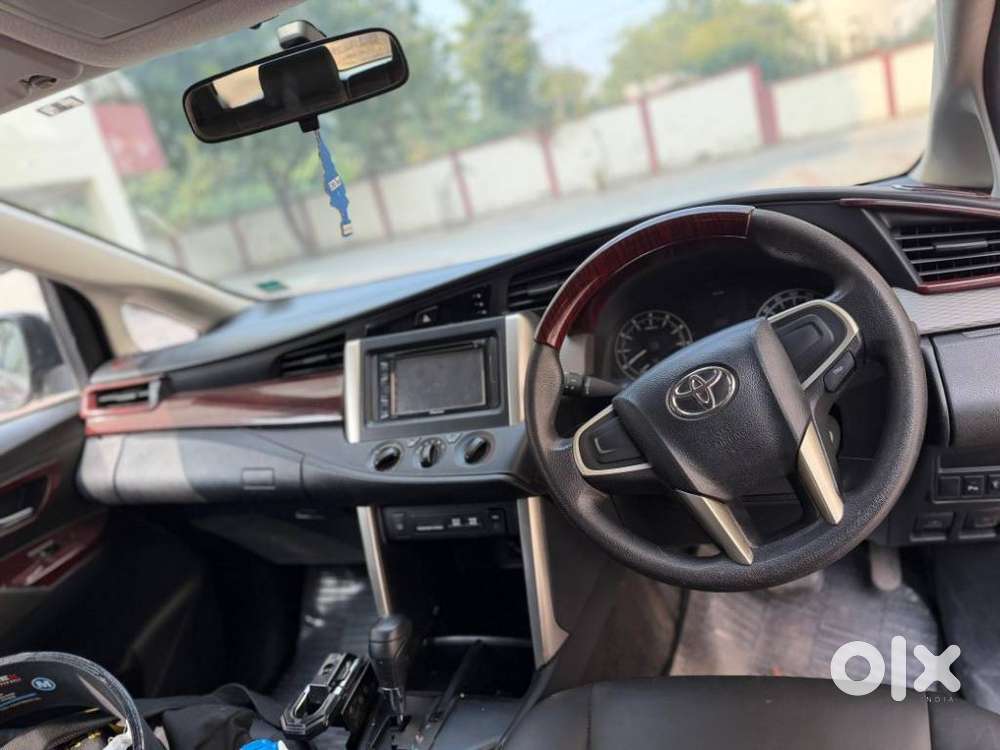 Toyota Innova Crysta 2.8 Gx At, 2017, Petrol