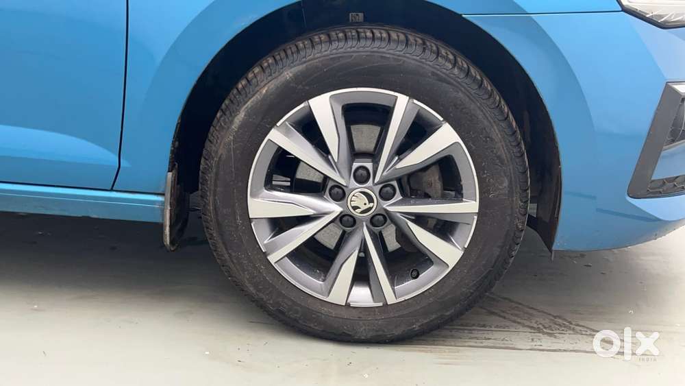 Skoda Slavia Style 1.0l Tsi Mt, 2022, Petrol