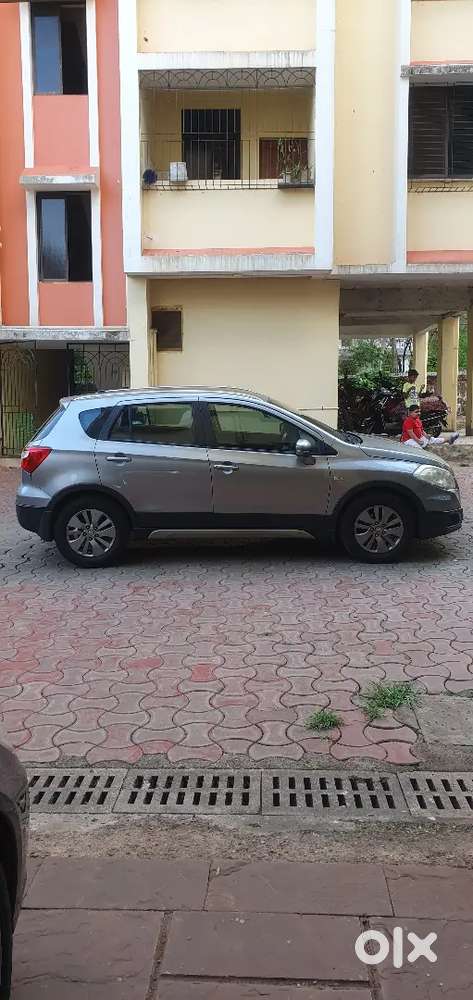 Maruti Suzuki S-cross 1.6 Alpha Diesel Well-maintained