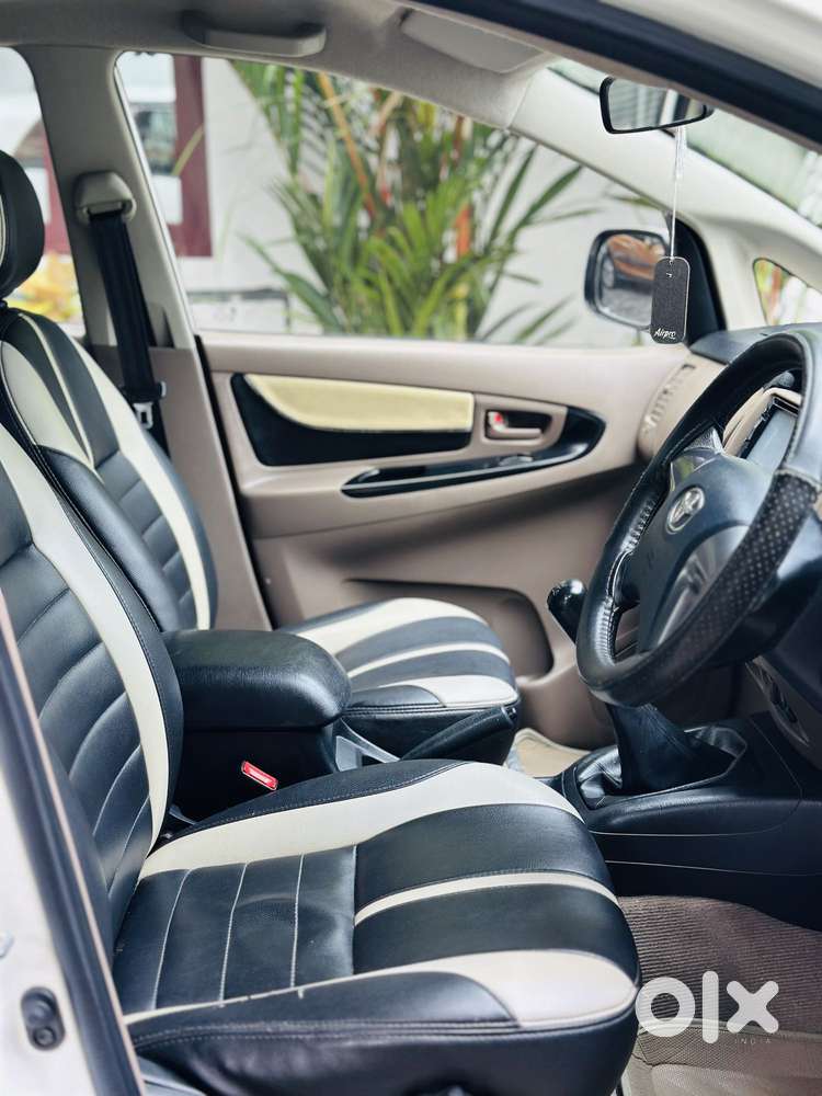 Toyota Innova 2.5 Gx 7 Seater Limited Edition, 2016, Diesel