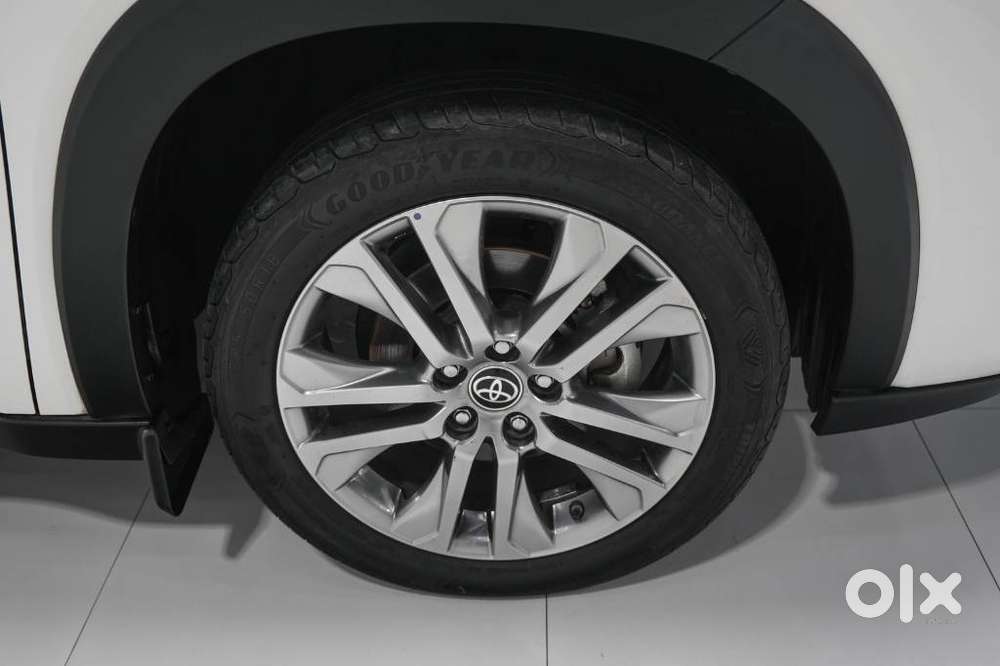Toyota Innova Hycross 2.0 Zx Hybrid 7 Str, 2023, Petrol