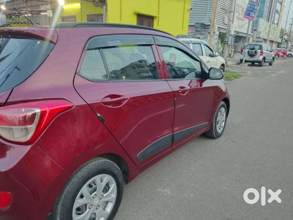 Hyundai Grand I10 Sportz, 2016, Petrol