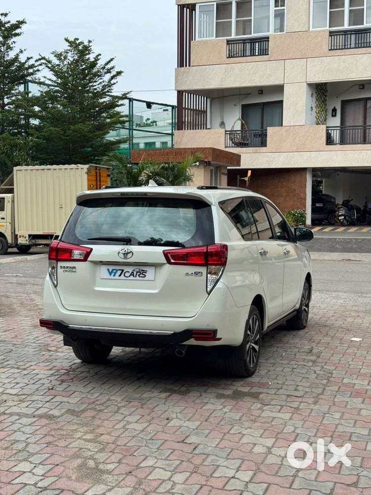 Toyota Innova Crysta 2.8 Zx At 7 Seater, 2021, Diesel