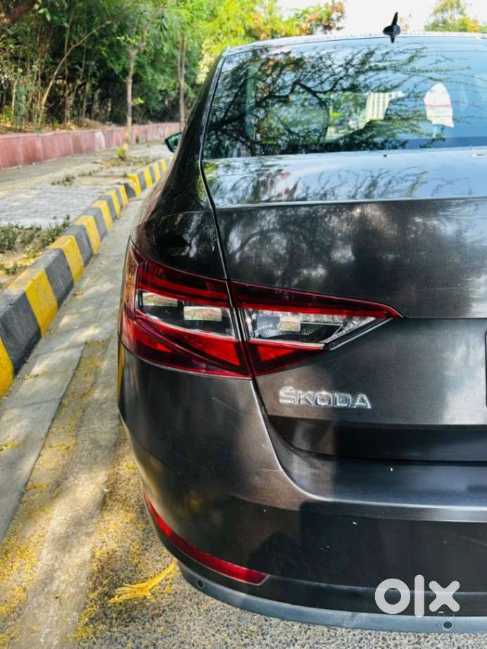 Skoda Superb 2.0 L&k Tsi At, 2019, Petrol