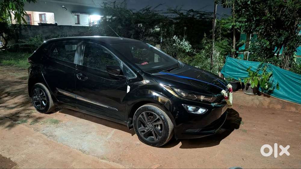 Tata Altroz Petrol Automatic Dark Edition Dca