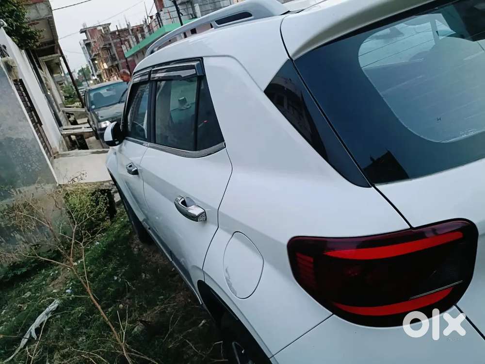 Hyundai Venue 2021 Petrol Well Maintained