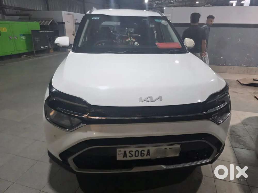 Kia Carens 2023 Petrol Well Maintained